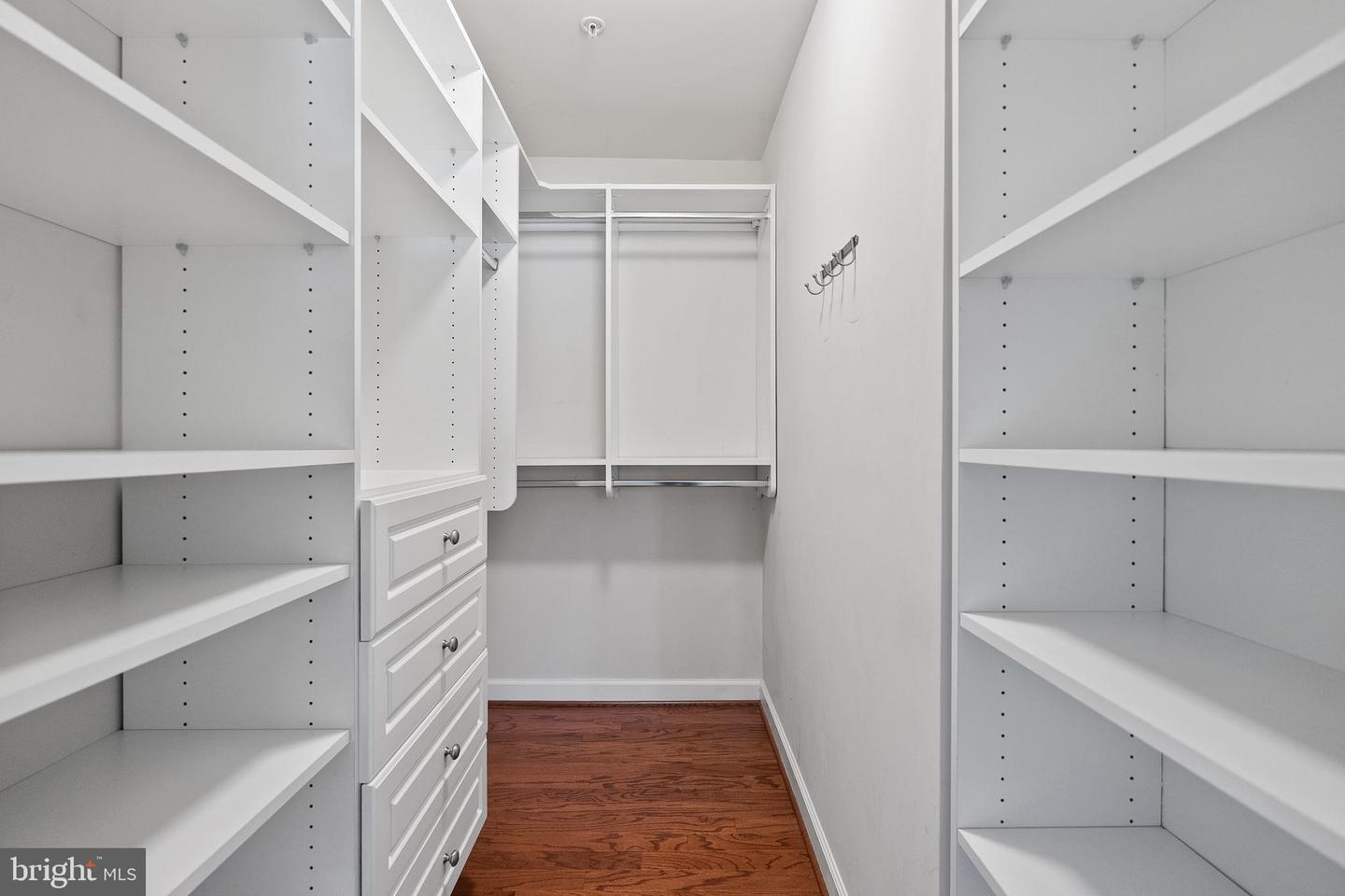 4165 S FOUR MILE RUN DR #203, ARLINGTON, Virginia 22204, 2 Bedrooms Bedrooms, ,2 BathroomsBathrooms,Residential,For sale,4165 S FOUR MILE RUN DR #203,VAAR2059012 MLS # VAAR2059012