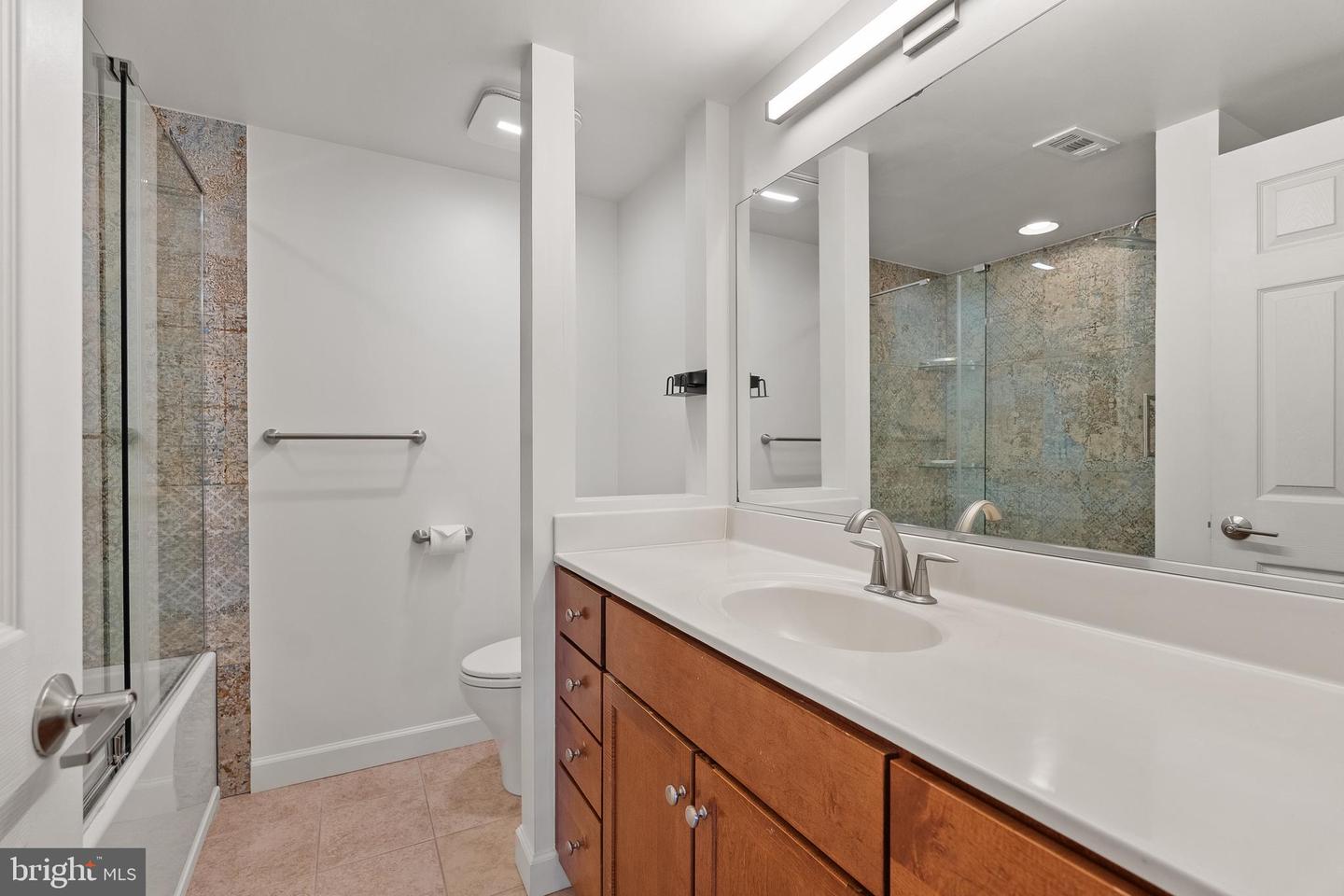 4165 S FOUR MILE RUN DR #203, ARLINGTON, Virginia 22204, 2 Bedrooms Bedrooms, ,2 BathroomsBathrooms,Residential,For sale,4165 S FOUR MILE RUN DR #203,VAAR2059012 MLS # VAAR2059012