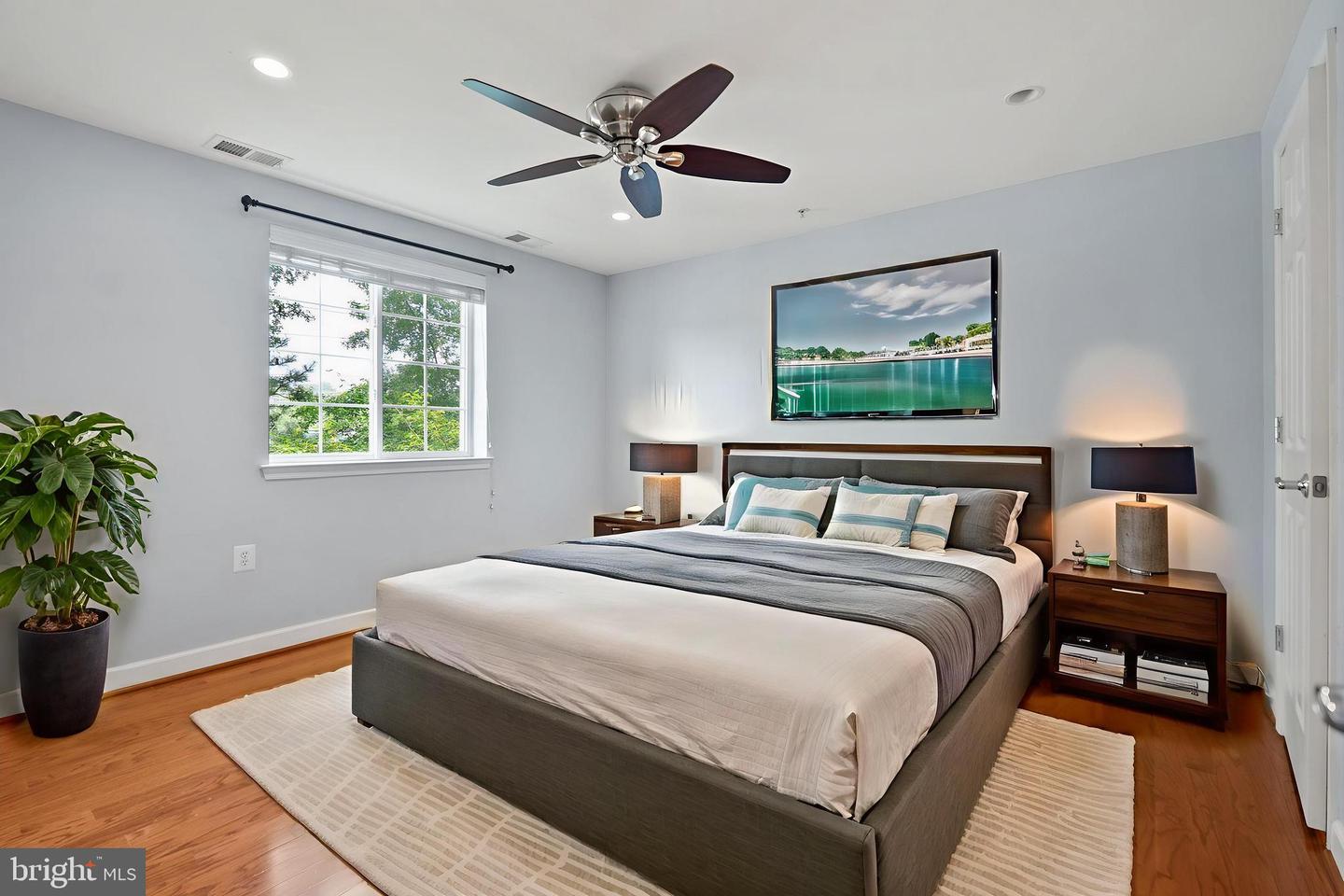 4165 S FOUR MILE RUN DR #203, ARLINGTON, Virginia 22204, 2 Bedrooms Bedrooms, ,2 BathroomsBathrooms,Residential,For sale,4165 S FOUR MILE RUN DR #203,VAAR2059012 MLS # VAAR2059012