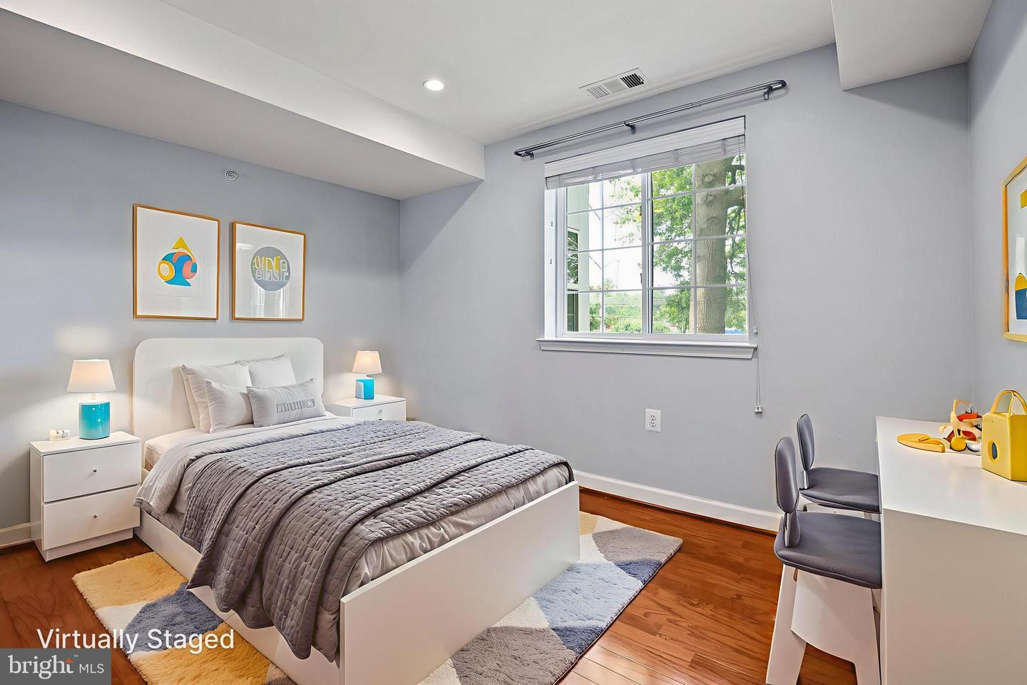 4165 S FOUR MILE RUN DR #203, ARLINGTON, Virginia 22204, 2 Bedrooms Bedrooms, ,2 BathroomsBathrooms,Residential,For sale,4165 S FOUR MILE RUN DR #203,VAAR2059012 MLS # VAAR2059012