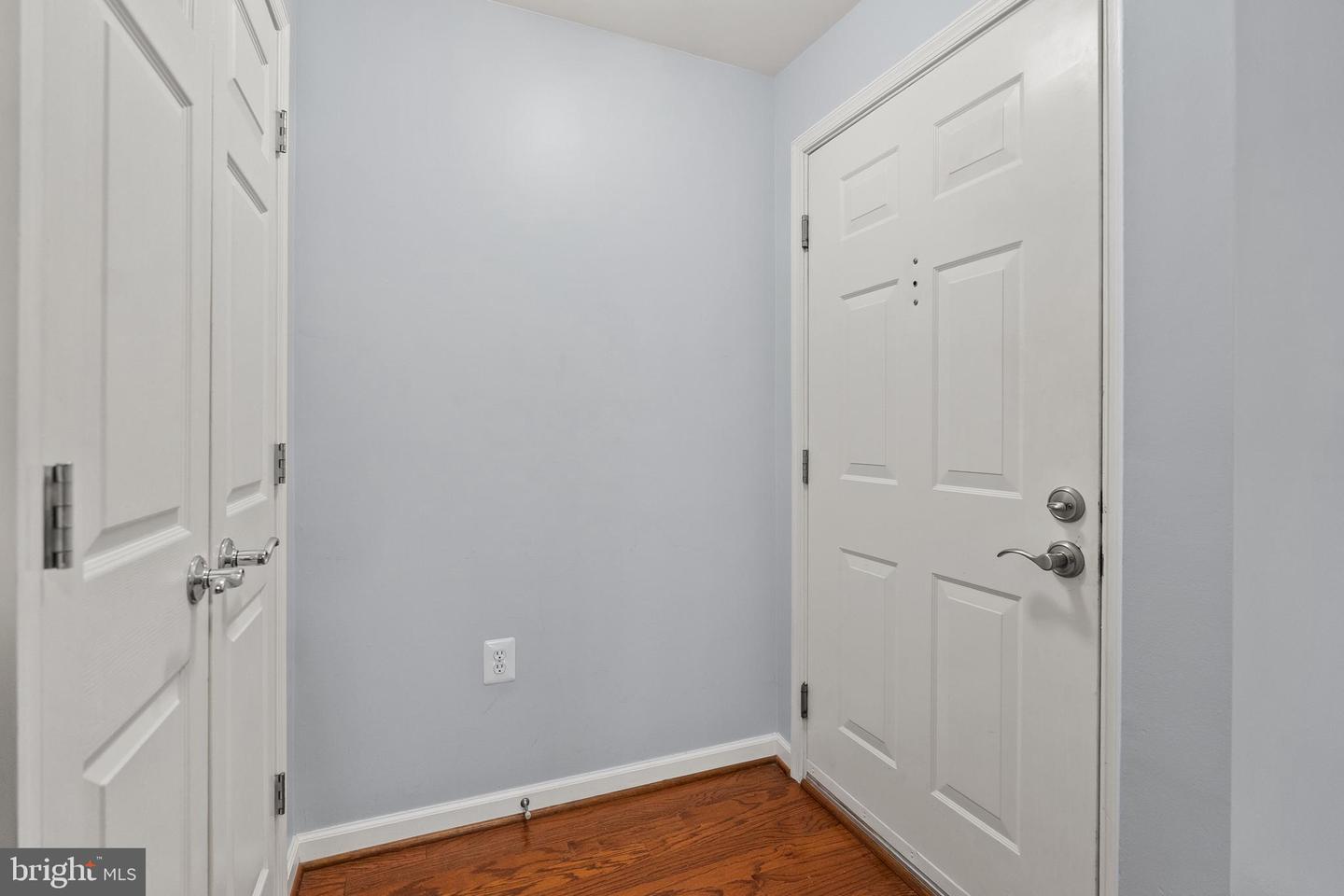 4165 S FOUR MILE RUN DR #203, ARLINGTON, Virginia 22204, 2 Bedrooms Bedrooms, ,2 BathroomsBathrooms,Residential,For sale,4165 S FOUR MILE RUN DR #203,VAAR2059012 MLS # VAAR2059012