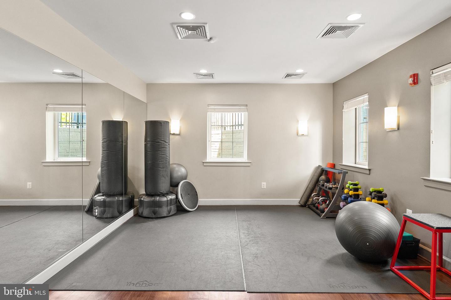 4165 S FOUR MILE RUN DR #203, ARLINGTON, Virginia 22204, 2 Bedrooms Bedrooms, ,2 BathroomsBathrooms,Residential,For sale,4165 S FOUR MILE RUN DR #203,VAAR2059012 MLS # VAAR2059012