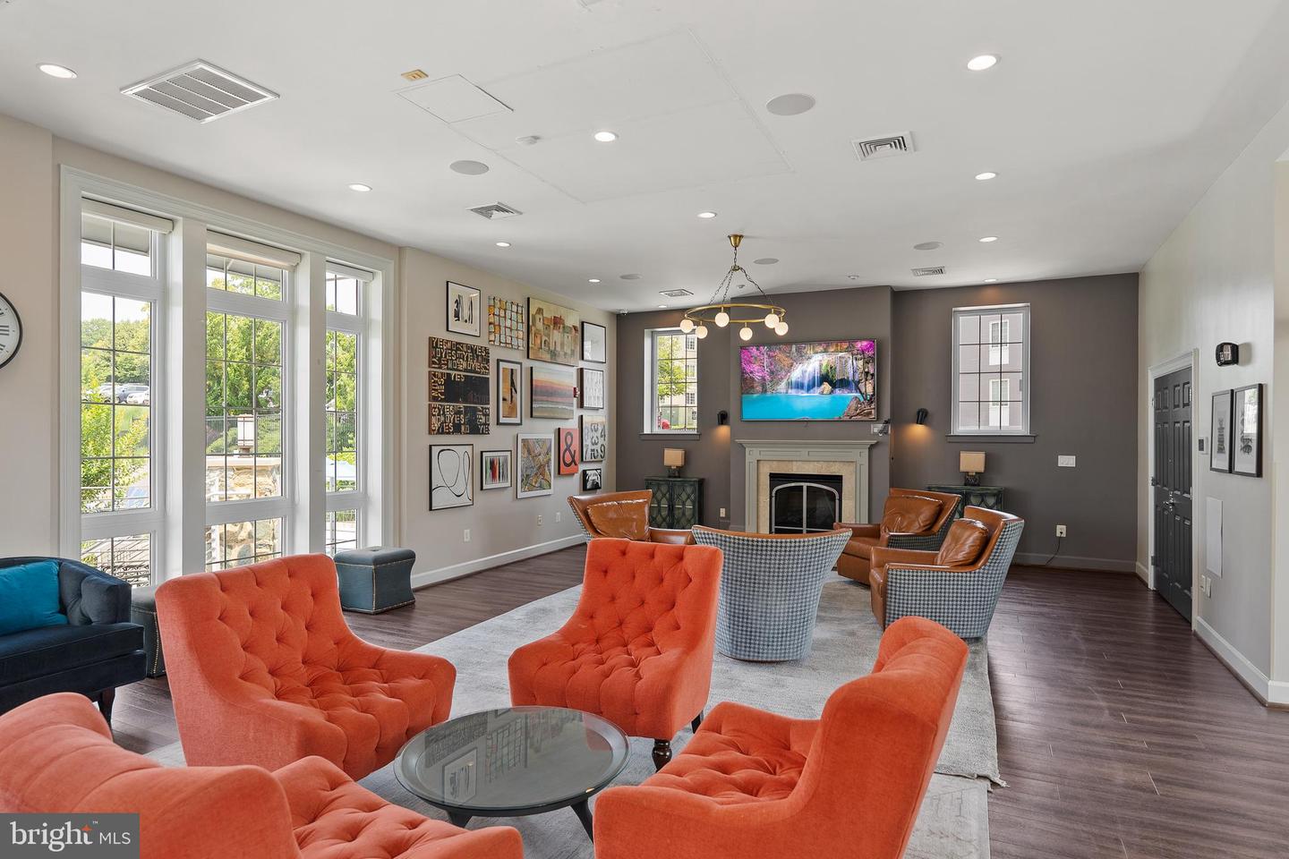 4165 S FOUR MILE RUN DR #203, ARLINGTON, Virginia 22204, 2 Bedrooms Bedrooms, ,2 BathroomsBathrooms,Residential,For sale,4165 S FOUR MILE RUN DR #203,VAAR2059012 MLS # VAAR2059012
