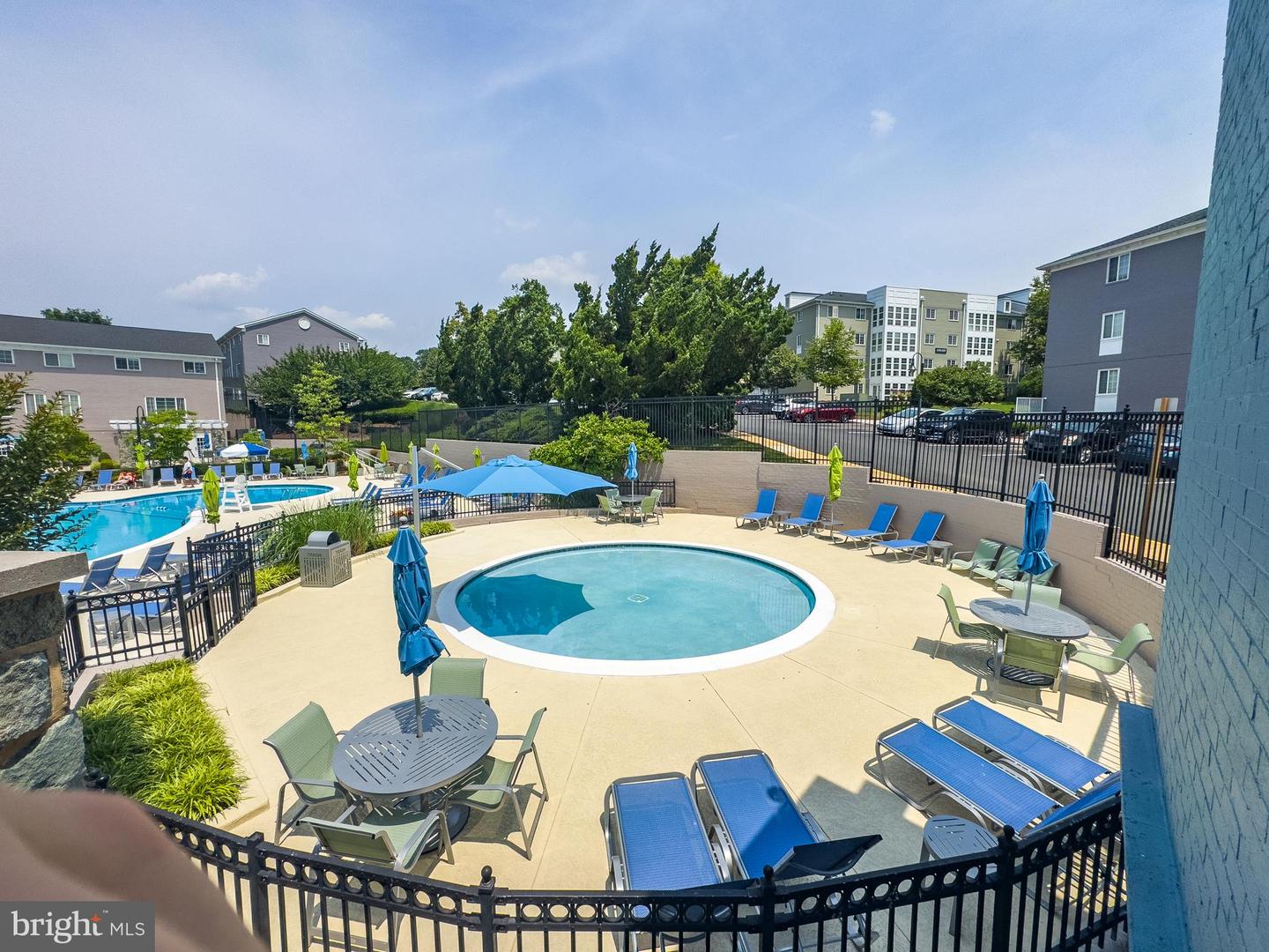 4165 S FOUR MILE RUN DR #203, ARLINGTON, Virginia 22204, 2 Bedrooms Bedrooms, ,2 BathroomsBathrooms,Residential,For sale,4165 S FOUR MILE RUN DR #203,VAAR2059012 MLS # VAAR2059012