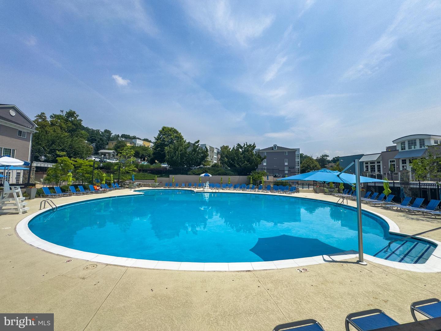 4165 S FOUR MILE RUN DR #203, ARLINGTON, Virginia 22204, 2 Bedrooms Bedrooms, ,2 BathroomsBathrooms,Residential,For sale,4165 S FOUR MILE RUN DR #203,VAAR2059012 MLS # VAAR2059012