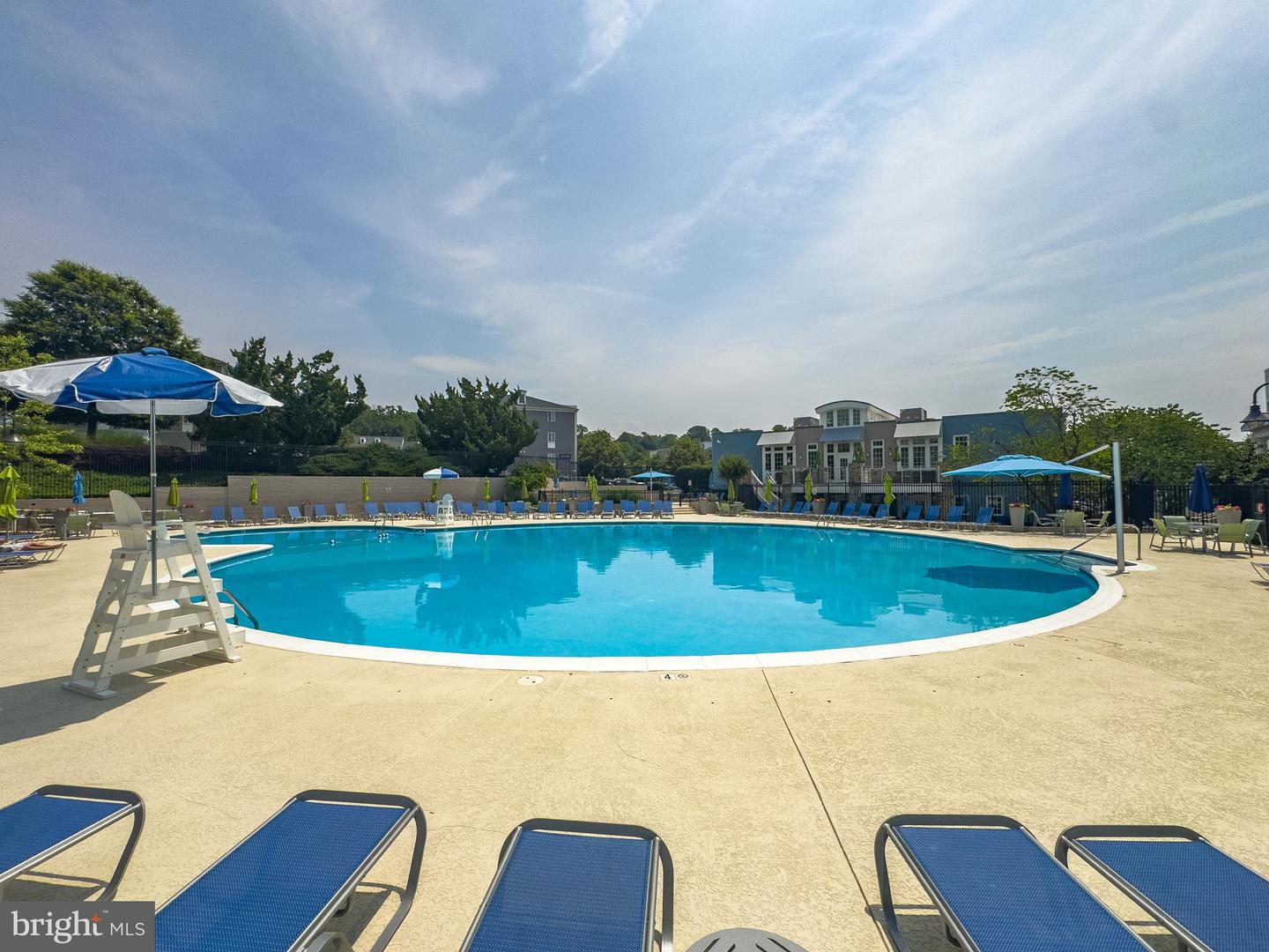 4165 S FOUR MILE RUN DR #203, ARLINGTON, Virginia 22204, 2 Bedrooms Bedrooms, ,2 BathroomsBathrooms,Residential,For sale,4165 S FOUR MILE RUN DR #203,VAAR2059012 MLS # VAAR2059012