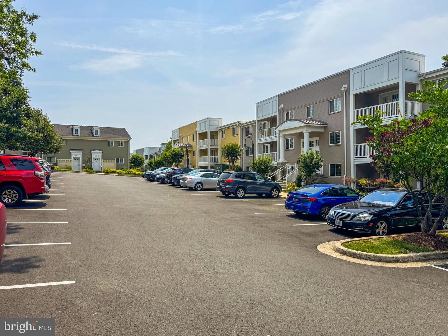 4165 S FOUR MILE RUN DR #203, ARLINGTON, Virginia 22204, 2 Bedrooms Bedrooms, ,2 BathroomsBathrooms,Residential,For sale,4165 S FOUR MILE RUN DR #203,VAAR2059012 MLS # VAAR2059012