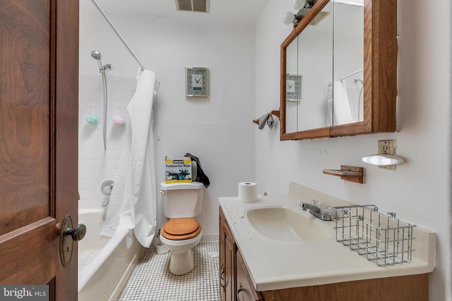 1303 KENNEDY ST NW, WASHINGTON, District Of Columbia 20011, 4 Bedrooms Bedrooms, ,1 BathroomBathrooms,Residential,For sale,1303 KENNEDY ST NW,DCDC2205468 MLS # DCDC2205468