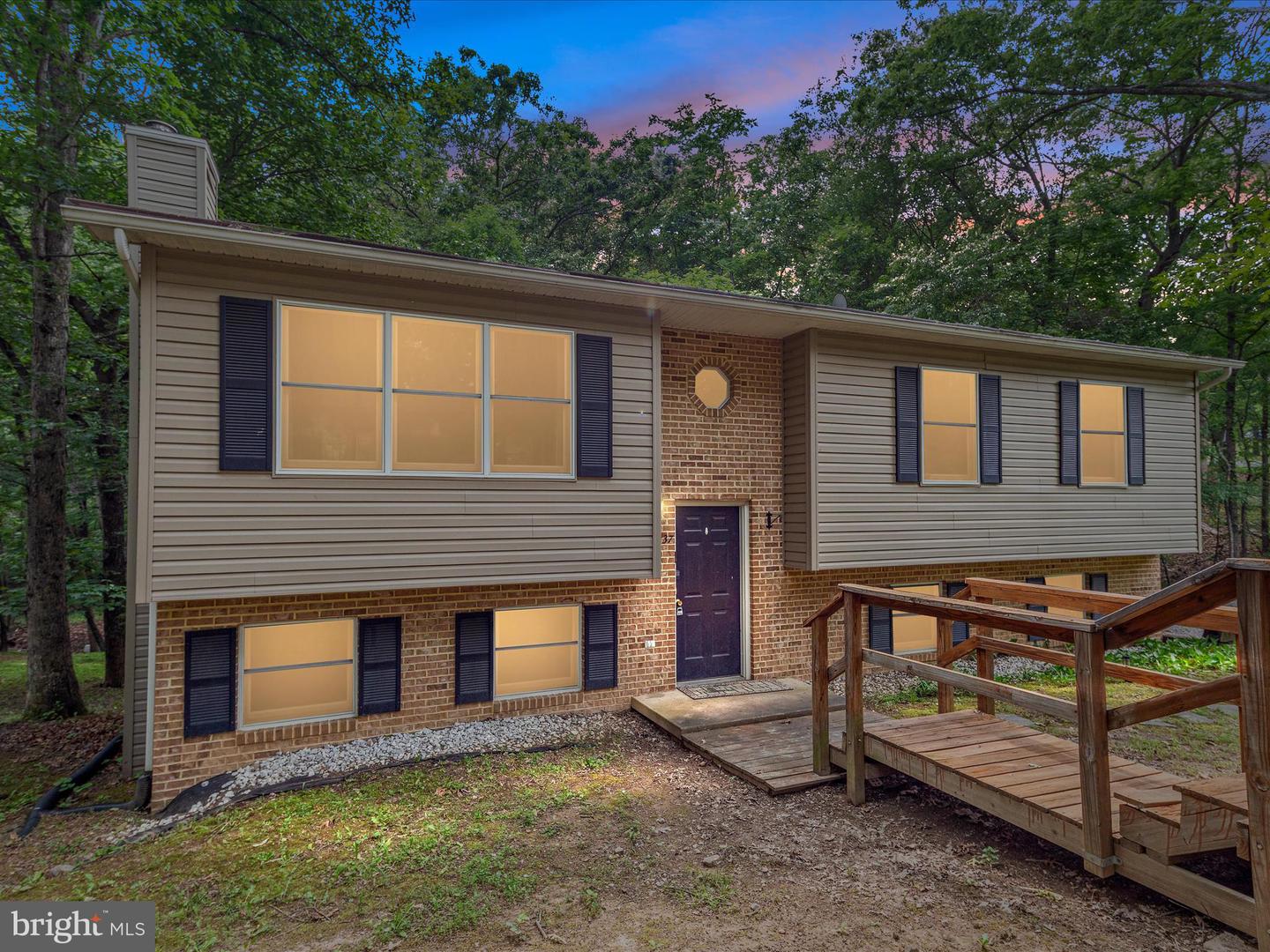 237 LAKEVIEW DR, CROSS JUNCTION, Virginia 22625, 3 Bedrooms Bedrooms, ,2 BathroomsBathrooms,Residential,For sale,237 LAKEVIEW DR,VAFV2034842 MLS # VAFV2034842