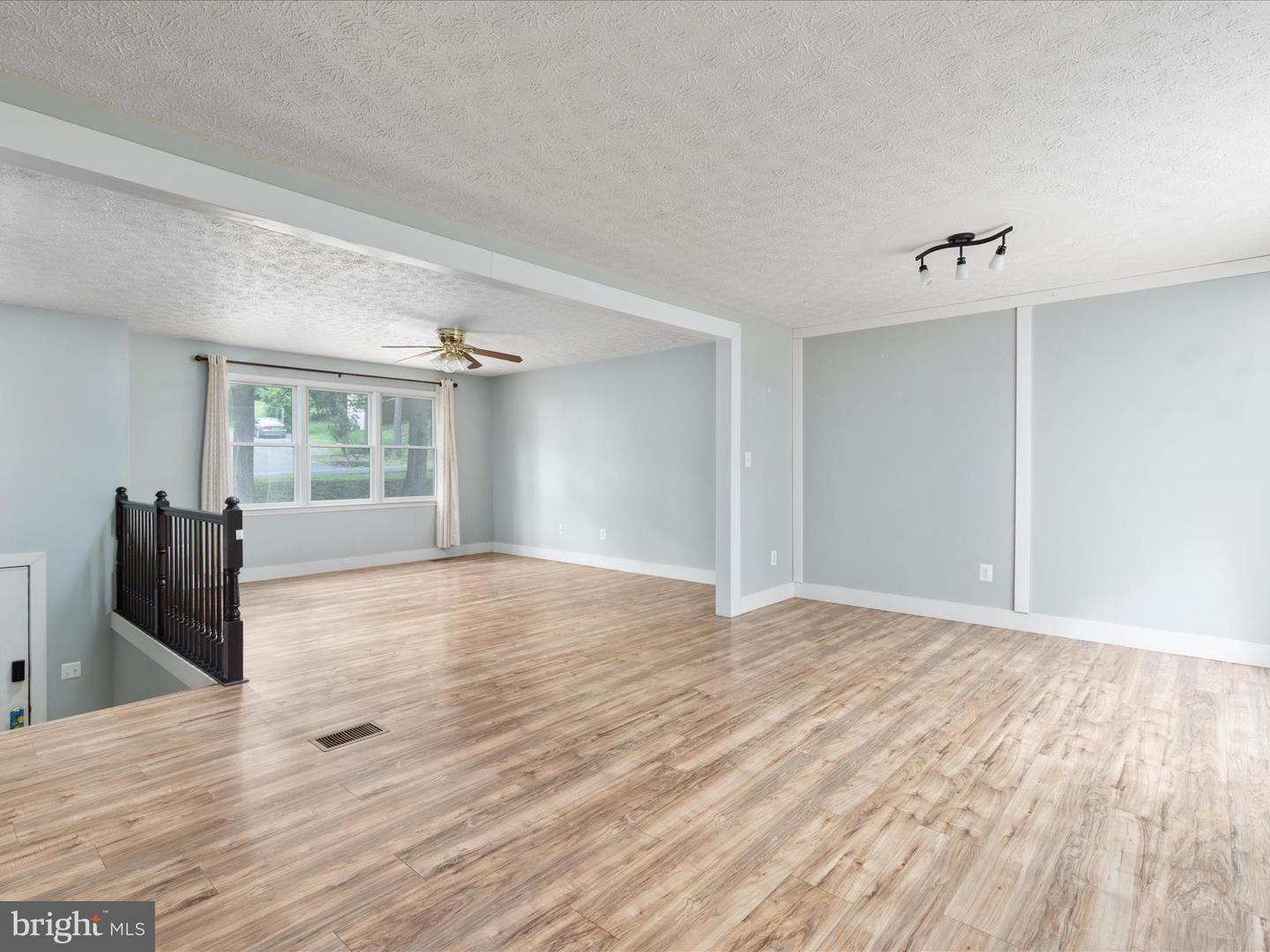 237 LAKEVIEW DR, CROSS JUNCTION, Virginia 22625, 3 Bedrooms Bedrooms, ,2 BathroomsBathrooms,Residential,For sale,237 LAKEVIEW DR,VAFV2034842 MLS # VAFV2034842
