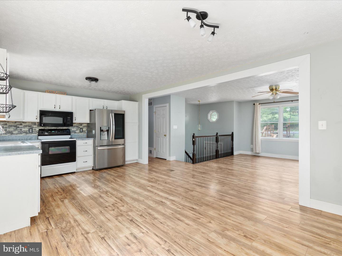 237 LAKEVIEW DR, CROSS JUNCTION, Virginia 22625, 3 Bedrooms Bedrooms, ,2 BathroomsBathrooms,Residential,For sale,237 LAKEVIEW DR,VAFV2034842 MLS # VAFV2034842