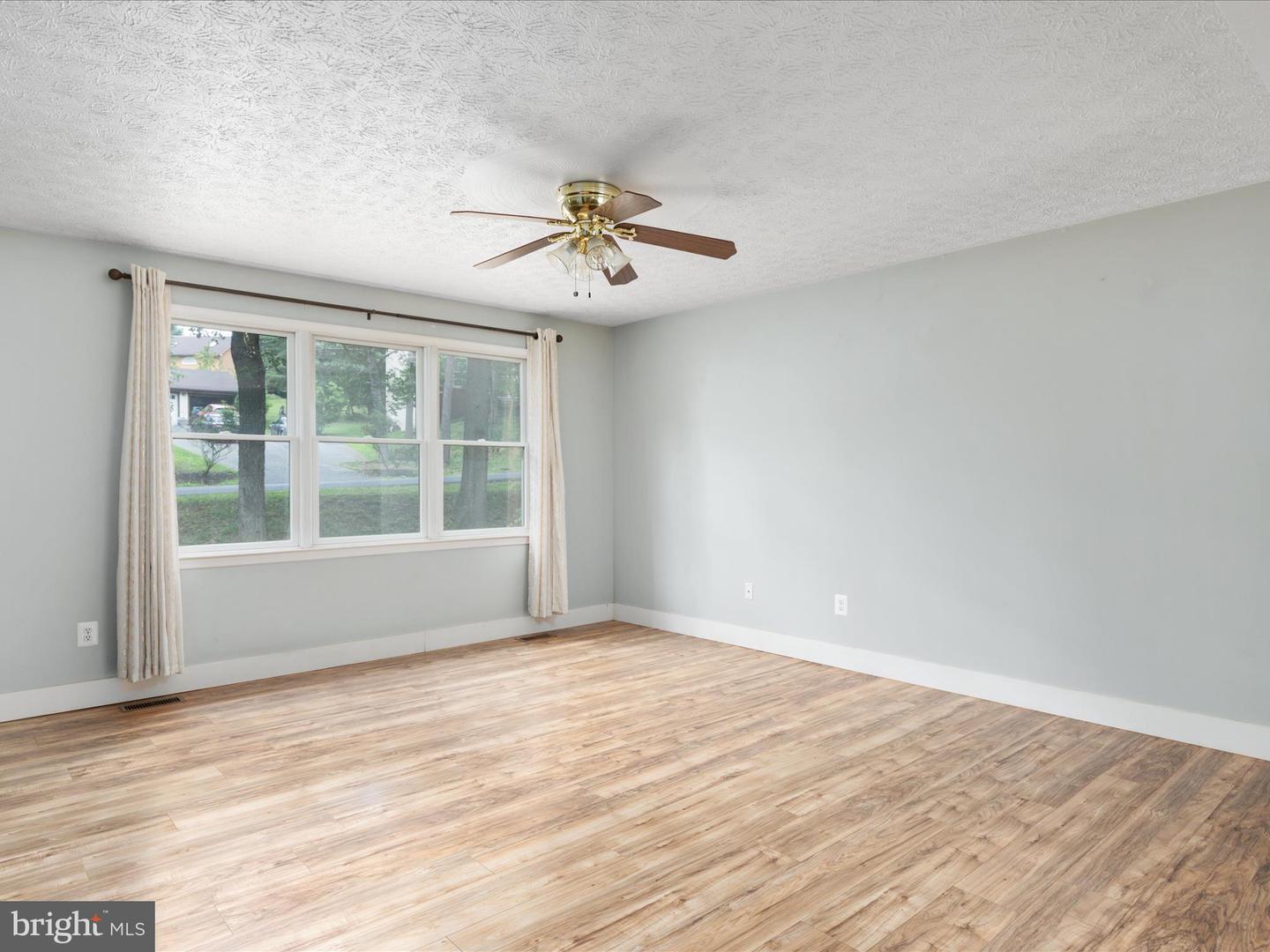 237 LAKEVIEW DR, CROSS JUNCTION, Virginia 22625, 3 Bedrooms Bedrooms, ,2 BathroomsBathrooms,Residential,For sale,237 LAKEVIEW DR,VAFV2034842 MLS # VAFV2034842