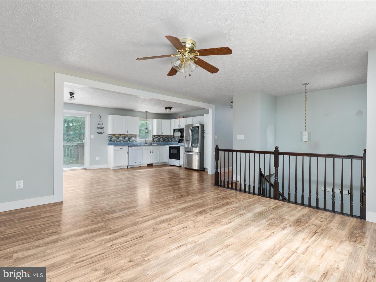237 LAKEVIEW DR, CROSS JUNCTION, Virginia 22625, 3 Bedrooms Bedrooms, ,2 BathroomsBathrooms,Residential,For sale,237 LAKEVIEW DR,VAFV2034842 MLS # VAFV2034842