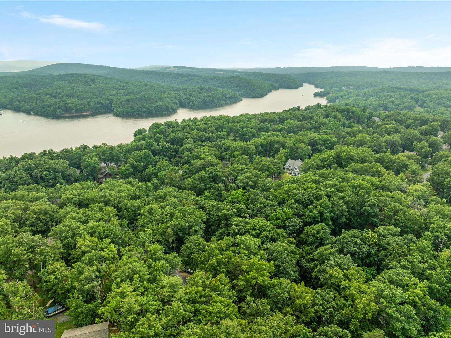 237 LAKEVIEW DR, CROSS JUNCTION, Virginia 22625, 3 Bedrooms Bedrooms, ,2 BathroomsBathrooms,Residential,For sale,237 LAKEVIEW DR,VAFV2034842 MLS # VAFV2034842