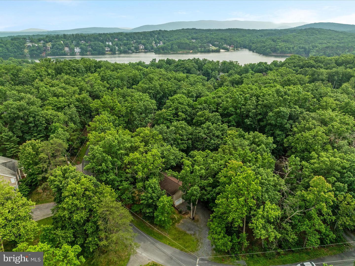 237 LAKEVIEW DR, CROSS JUNCTION, Virginia 22625, 3 Bedrooms Bedrooms, ,2 BathroomsBathrooms,Residential,For sale,237 LAKEVIEW DR,VAFV2034842 MLS # VAFV2034842