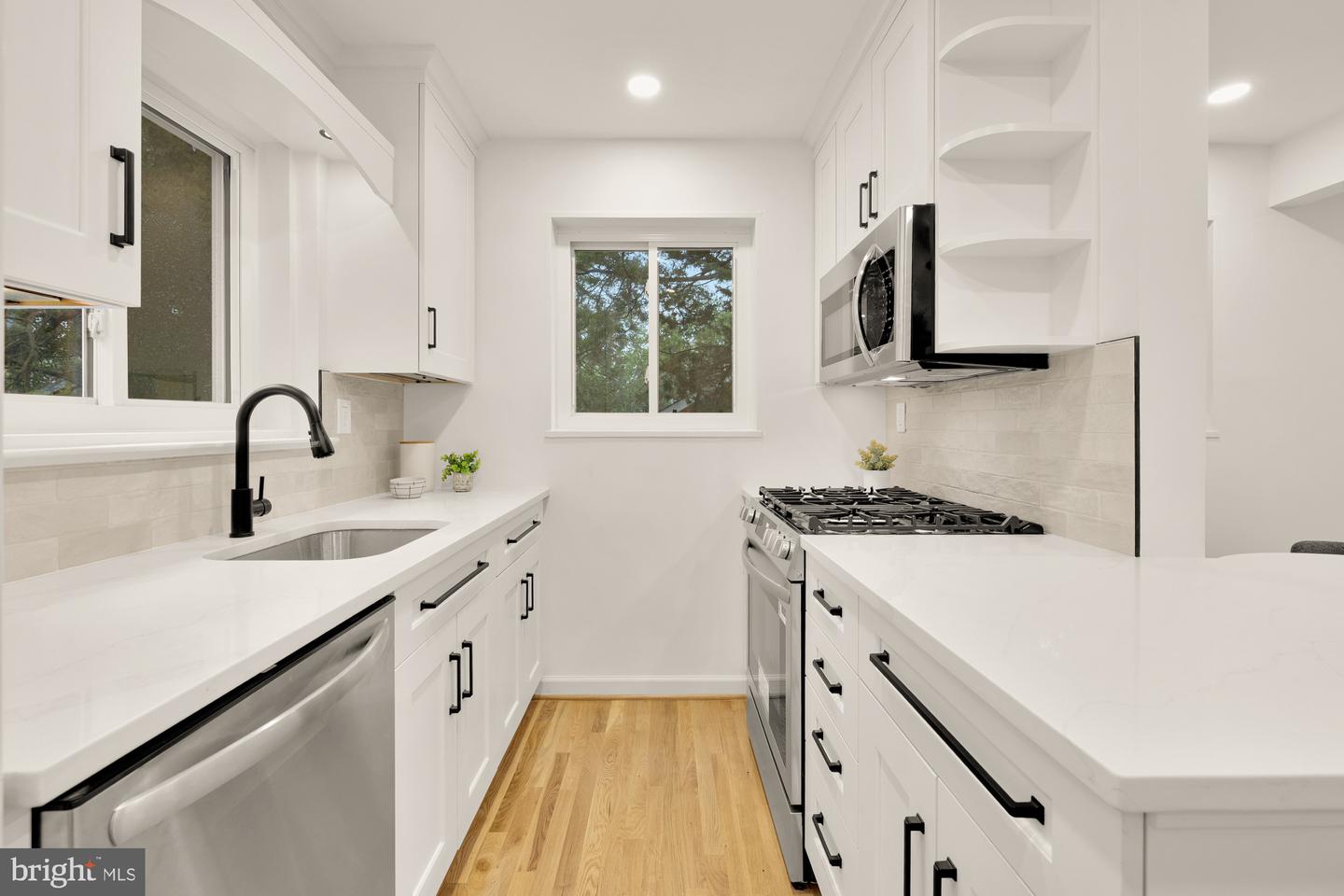 6232 18TH RD N, ARLINGTON, Virginia 22205, 3 Bedrooms Bedrooms, ,3 BathroomsBathrooms,Residential,For sale,6232 18TH RD N,VAAR2059244 MLS # VAAR2059244