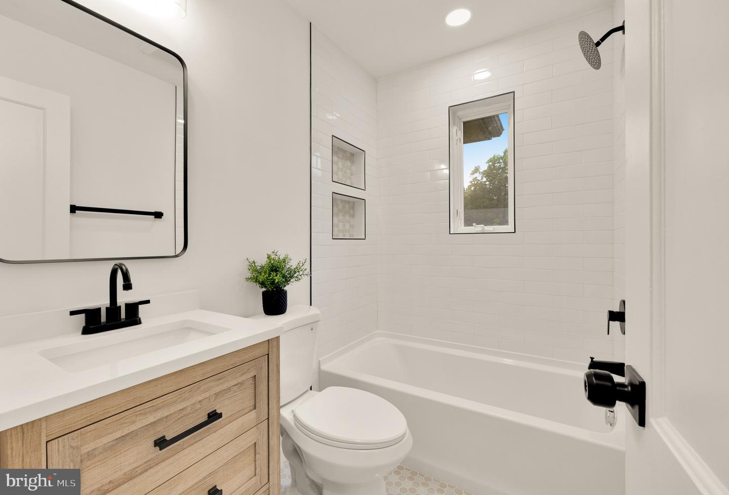 6232 18TH RD N, ARLINGTON, Virginia 22205, 3 Bedrooms Bedrooms, ,3 BathroomsBathrooms,Residential,For sale,6232 18TH RD N,VAAR2059244 MLS # VAAR2059244