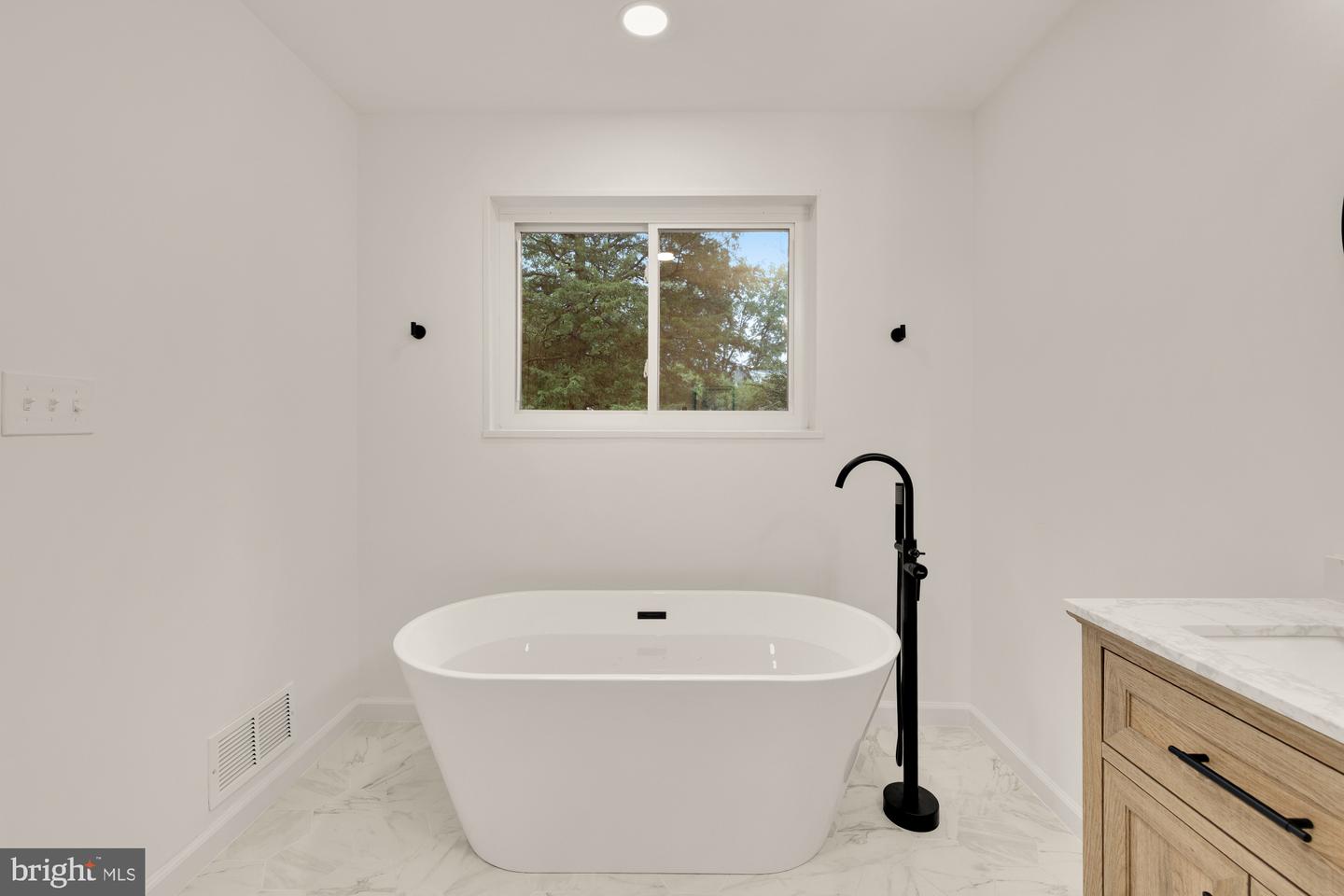 6232 18TH RD N, ARLINGTON, Virginia 22205, 3 Bedrooms Bedrooms, ,3 BathroomsBathrooms,Residential,For sale,6232 18TH RD N,VAAR2059244 MLS # VAAR2059244