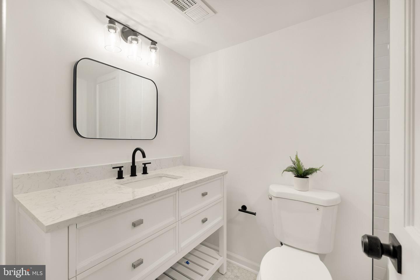 6232 18TH RD N, ARLINGTON, Virginia 22205, 3 Bedrooms Bedrooms, ,3 BathroomsBathrooms,Residential,For sale,6232 18TH RD N,VAAR2059244 MLS # VAAR2059244