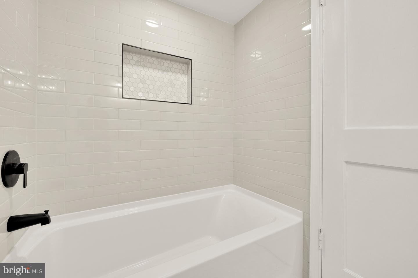 6232 18TH RD N, ARLINGTON, Virginia 22205, 3 Bedrooms Bedrooms, ,3 BathroomsBathrooms,Residential,For sale,6232 18TH RD N,VAAR2059244 MLS # VAAR2059244