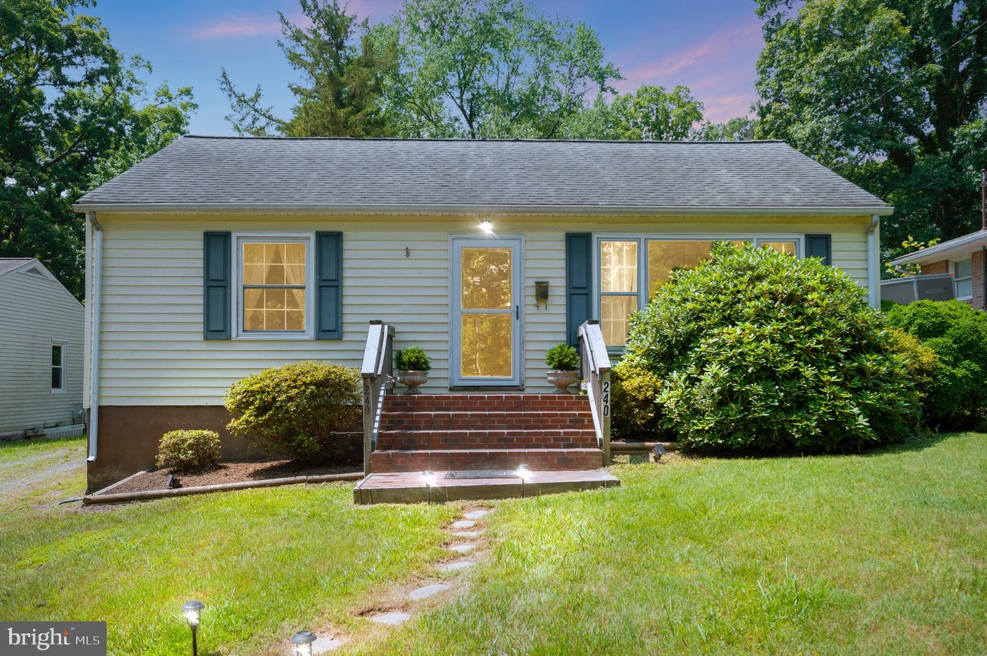 240 HILLCREST DRIVE, FREDERICKSBURG, Virginia 22401, 2 Bedrooms Bedrooms, ,1 BathroomBathrooms,Residential,For sale,240 HILLCREST DRIVE,VAFB2008440 MLS # VAFB2008440