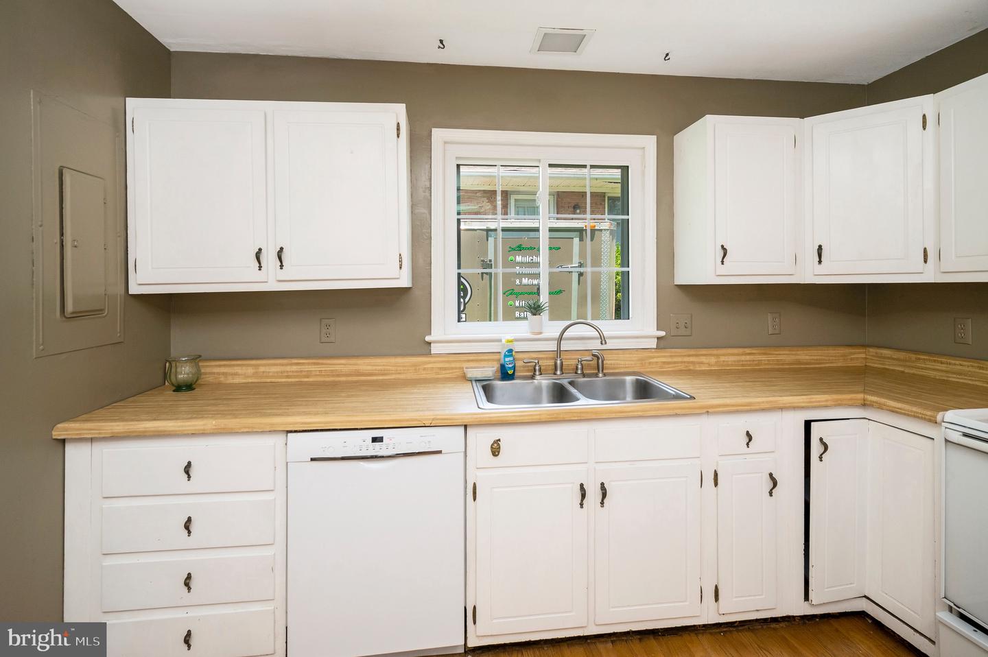 240 HILLCREST DRIVE, FREDERICKSBURG, Virginia 22401, 2 Bedrooms Bedrooms, ,1 BathroomBathrooms,Residential,For sale,240 HILLCREST DRIVE,VAFB2008440 MLS # VAFB2008440
