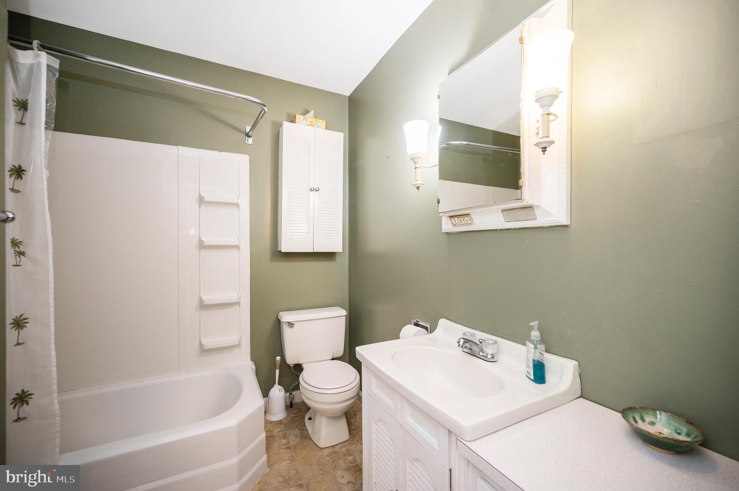 240 HILLCREST DRIVE, FREDERICKSBURG, Virginia 22401, 2 Bedrooms Bedrooms, ,1 BathroomBathrooms,Residential,For sale,240 HILLCREST DRIVE,VAFB2008440 MLS # VAFB2008440