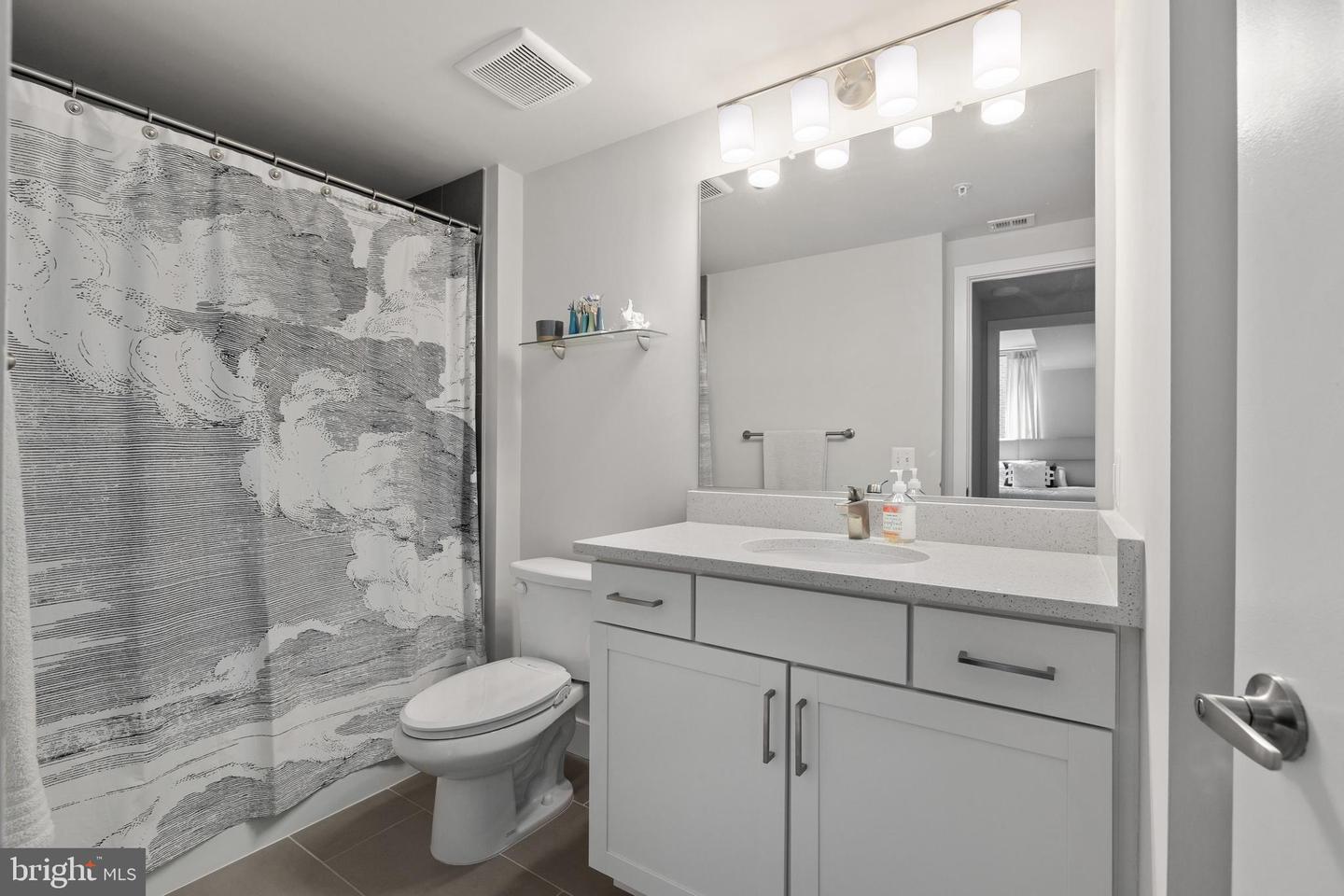 50 FLORIDA AVE NE #404, WASHINGTON, District Of Columbia 20002, 1 Bedroom Bedrooms, ,1 BathroomBathrooms,Residential,For sale,50 FLORIDA AVE NE #404,DCDC2206238 MLS # DCDC2206238