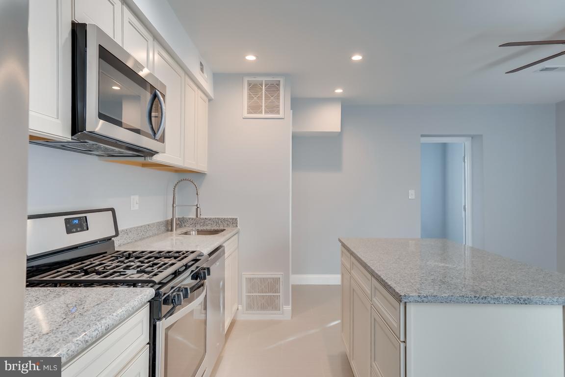 537 NEWCOMB ST SE, WASHINGTON, District Of Columbia 20032, 8 Bedrooms Bedrooms, ,4 BathroomsBathrooms,Residential,For sale,537 NEWCOMB ST SE,DCDC2206392 MLS # DCDC2206392