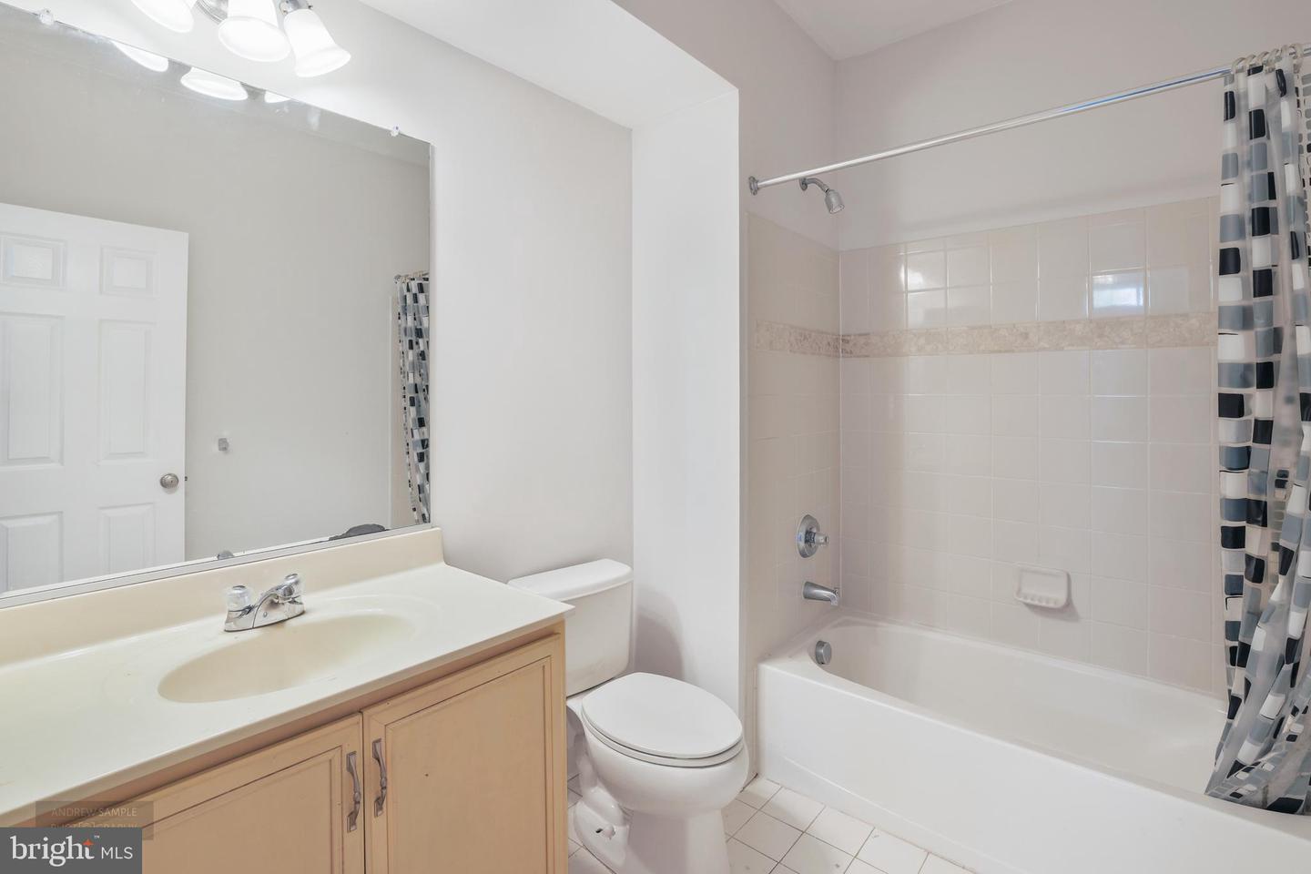25154 MONTEITH TER, CHANTILLY, Virginia 20152, 3 Bedrooms Bedrooms, ,3 BathroomsBathrooms,Residential,For sale,25154 MONTEITH TER,VALO2099934 MLS # VALO2099934