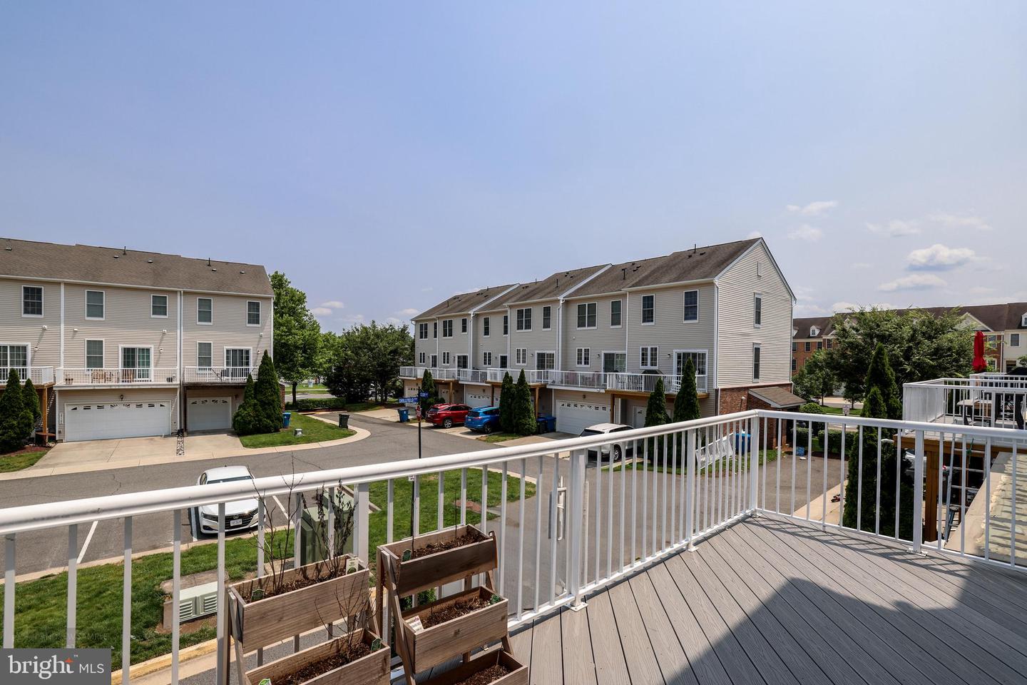 25154 MONTEITH TER, CHANTILLY, Virginia 20152, 3 Bedrooms Bedrooms, ,3 BathroomsBathrooms,Residential,For sale,25154 MONTEITH TER,VALO2099934 MLS # VALO2099934