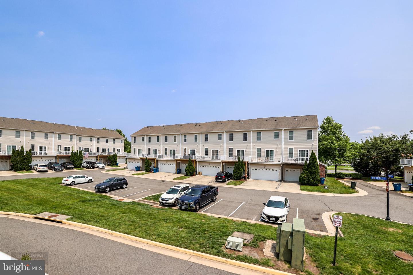 25154 MONTEITH TER, CHANTILLY, Virginia 20152, 3 Bedrooms Bedrooms, ,3 BathroomsBathrooms,Residential,For sale,25154 MONTEITH TER,VALO2099934 MLS # VALO2099934