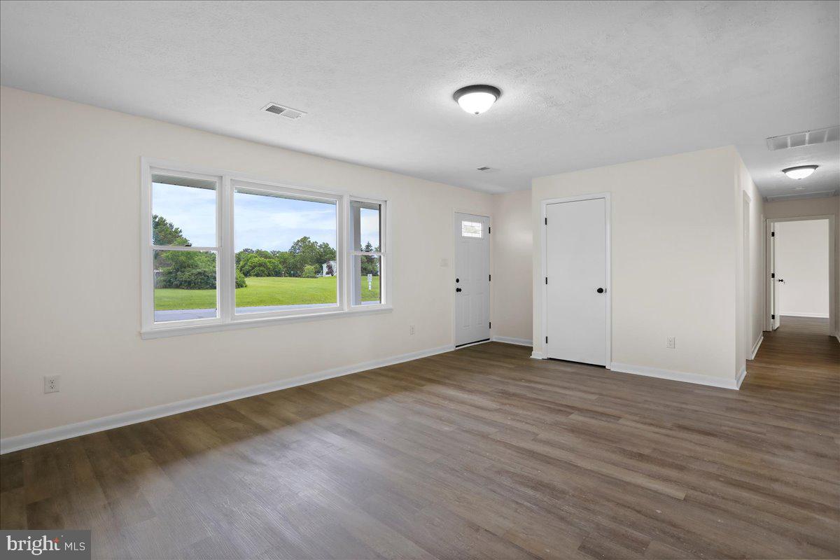 116 SOMERSET DR, STEPHENS CITY, Virginia 22655, 3 Bedrooms Bedrooms, ,2 BathroomsBathrooms,Residential,For sale,116 SOMERSET DR,VAFV2034986 MLS # VAFV2034986