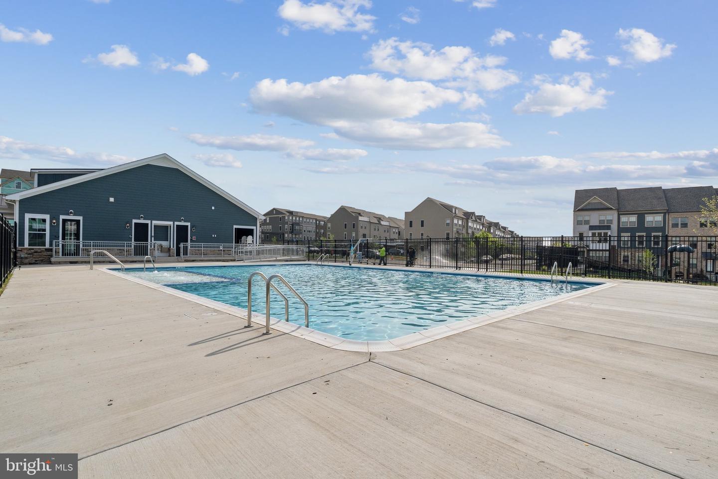 2017 ABBOCCATO TER SE, LEESBURG, Virginia 20175, 2 Bedrooms Bedrooms, ,2 BathroomsBathrooms,Residential,For sale,2017 ABBOCCATO TER SE,VALO2099944 MLS # VALO2099944