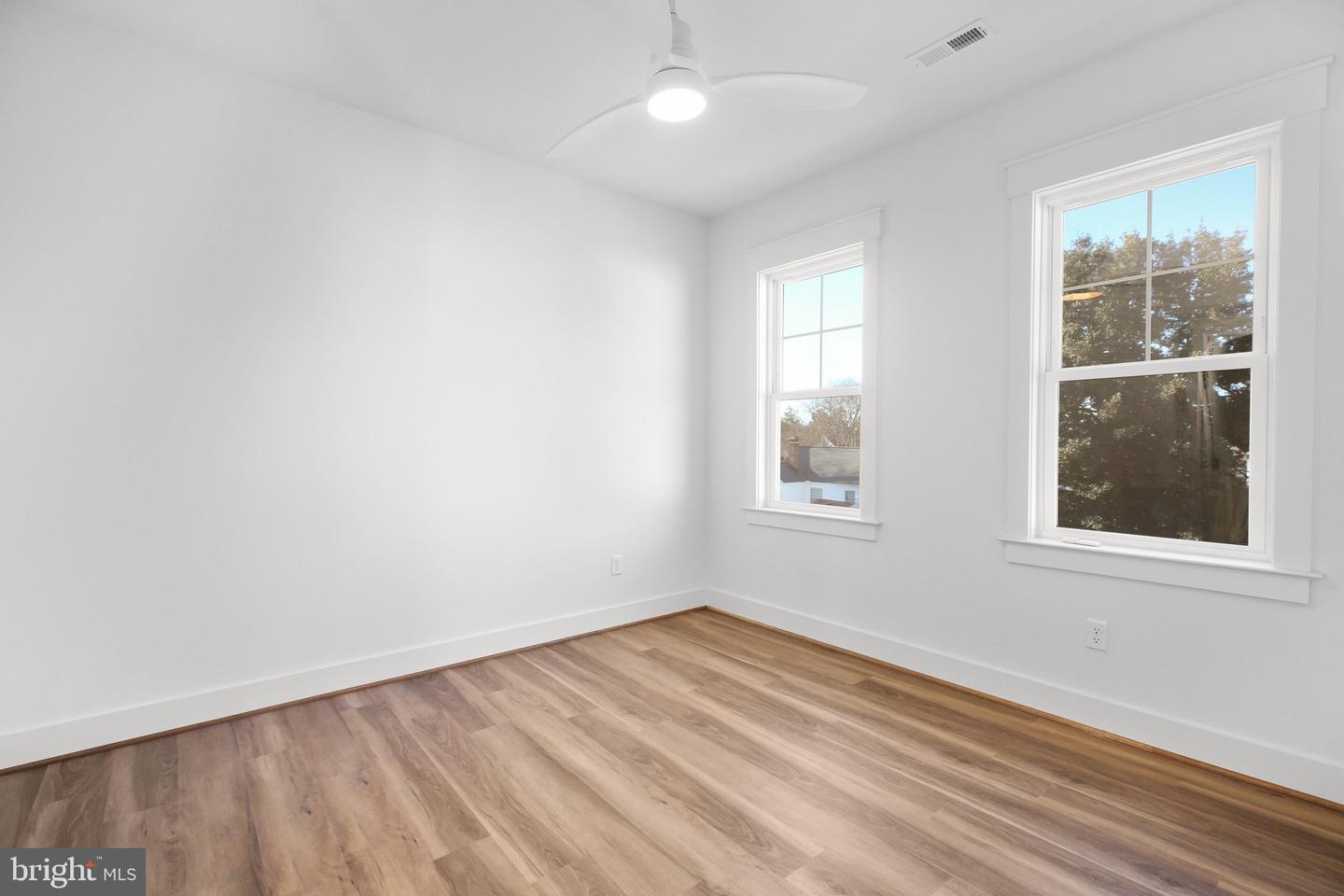 822 MONCURE ST, FREDERICKSBURG, Virginia 22401, 4 Bedrooms Bedrooms, ,3 BathroomsBathrooms,Residential,For sale,822 MONCURE ST,VAFB2008464 MLS # VAFB2008464