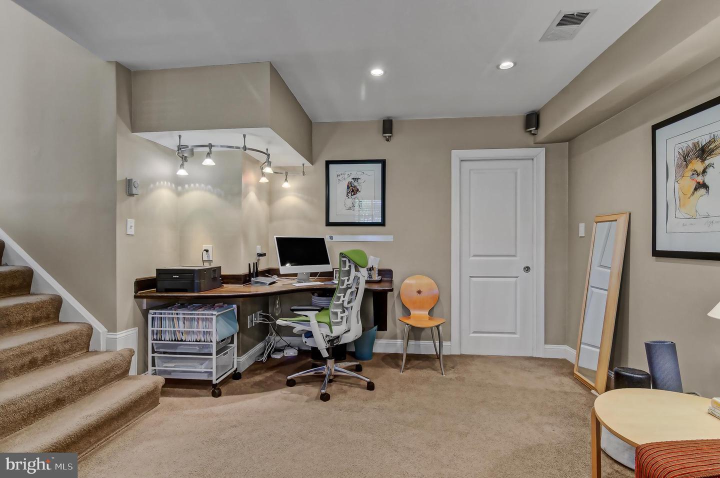 9306 GLENBROOK RD, FAIRFAX, Virginia 22031, 4 Bedrooms Bedrooms, ,2 BathroomsBathrooms,Residential,For sale,9306 GLENBROOK RD,VAFX2225926 MLS # VAFX2225926