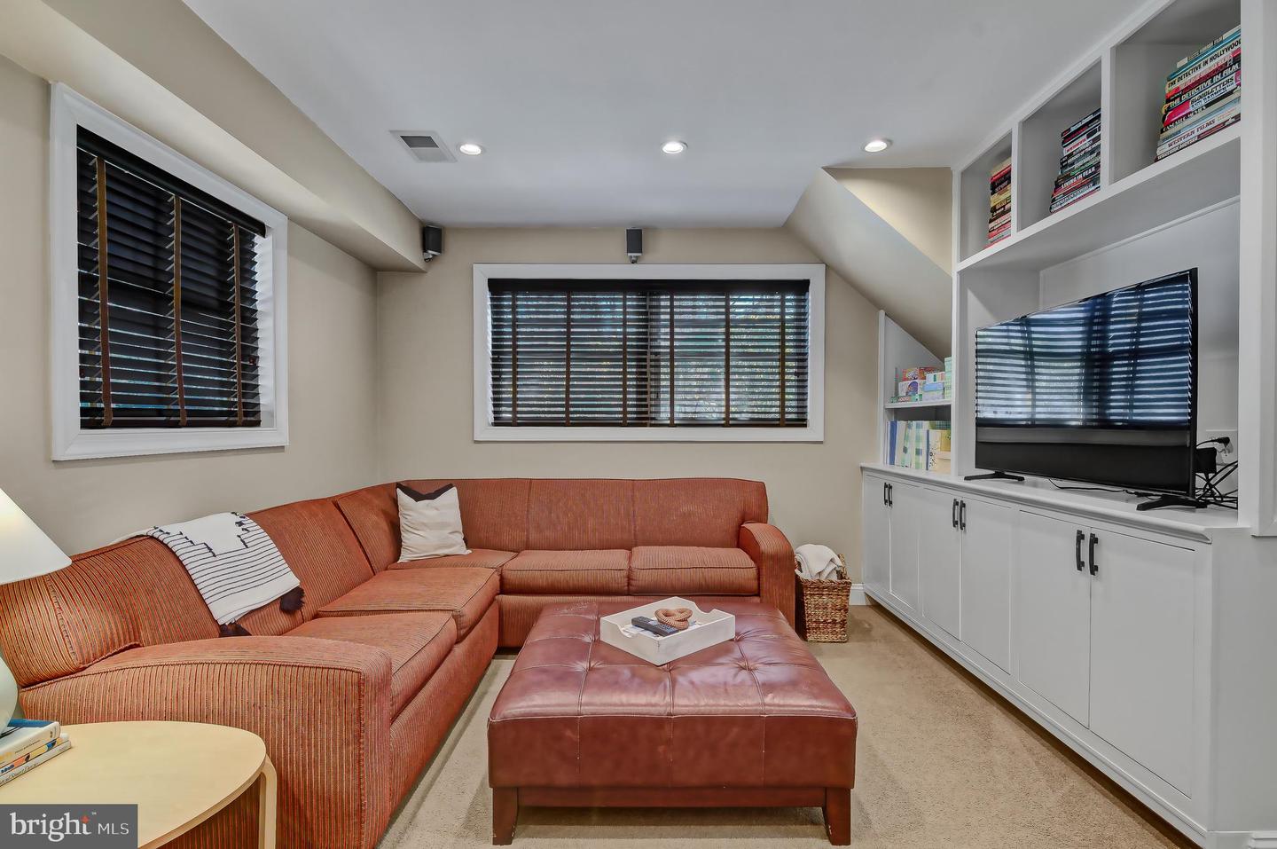 9306 GLENBROOK RD, FAIRFAX, Virginia 22031, 4 Bedrooms Bedrooms, ,2 BathroomsBathrooms,Residential,For sale,9306 GLENBROOK RD,VAFX2225926 MLS # VAFX2225926