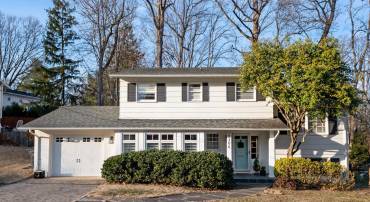 9306 GLENBROOK RD, FAIRFAX, Virginia 22031, 4 Bedrooms Bedrooms, ,2 BathroomsBathrooms,Residential,For sale,9306 GLENBROOK RD,VAFX2225926 MLS # VAFX2225926
