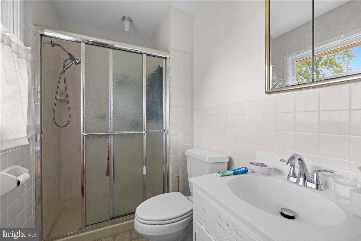 331 RIDGE AVE, WINCHESTER, Virginia 22601, 4 Bedrooms Bedrooms, ,3 BathroomsBathrooms,Residential,For sale,331 RIDGE AVE,VAWI2007374 MLS # VAWI2007374