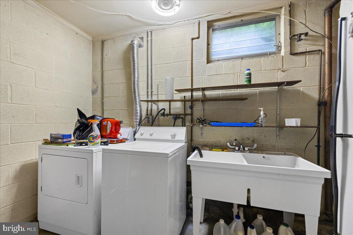 331 RIDGE AVE, WINCHESTER, Virginia 22601, 4 Bedrooms Bedrooms, ,3 BathroomsBathrooms,Residential,For sale,331 RIDGE AVE,VAWI2007374 MLS # VAWI2007374