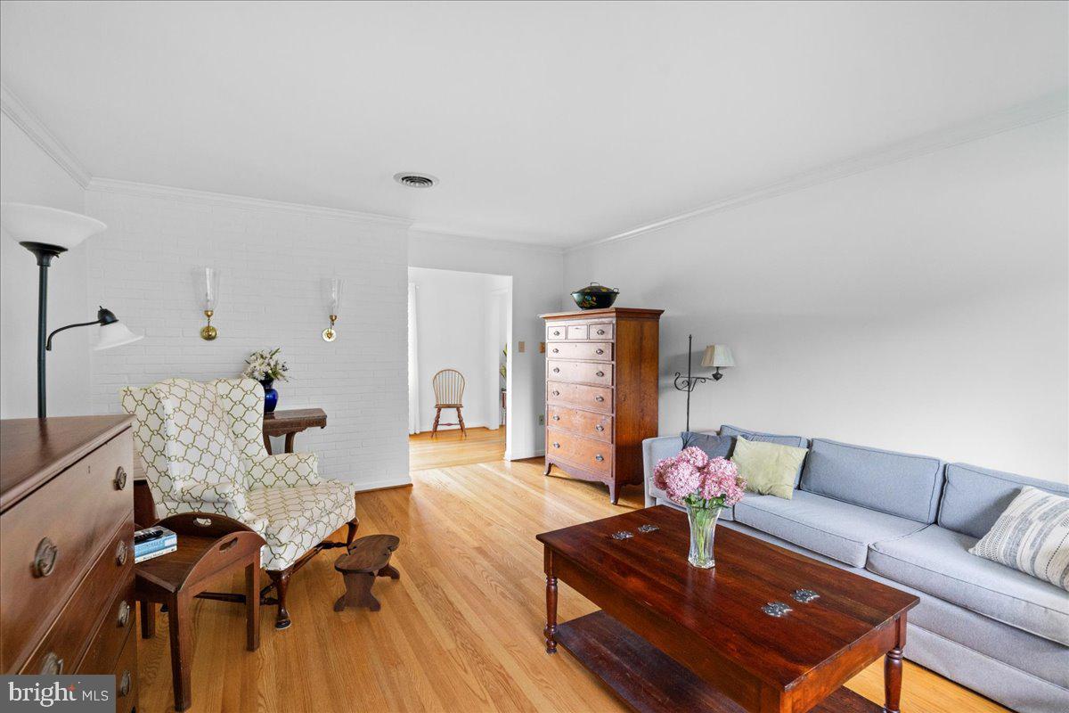 331 RIDGE AVE, WINCHESTER, Virginia 22601, 4 Bedrooms Bedrooms, ,3 BathroomsBathrooms,Residential,For sale,331 RIDGE AVE,VAWI2007374 MLS # VAWI2007374