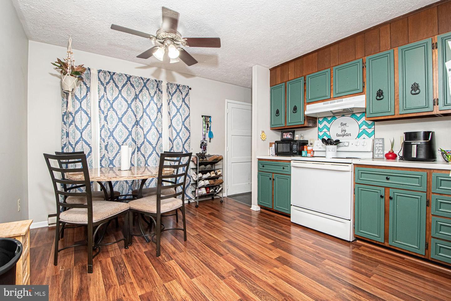 122 W 9TH ST, FRONT ROYAL, Virginia 22630, 3 Bedrooms Bedrooms, ,1 BathroomBathrooms,Residential,For sale,122 W 9TH ST,VAWR2010762 MLS # VAWR2010762
