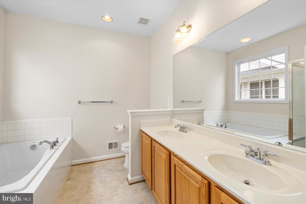 5307 W PHILIPPI PL, FREDERICKSBURG, Virginia 22407, 3 Bedrooms Bedrooms, ,3 BathroomsBathrooms,Residential,5307 W PHILIPPI PL,VASP2034072 MLS # VASP2034072