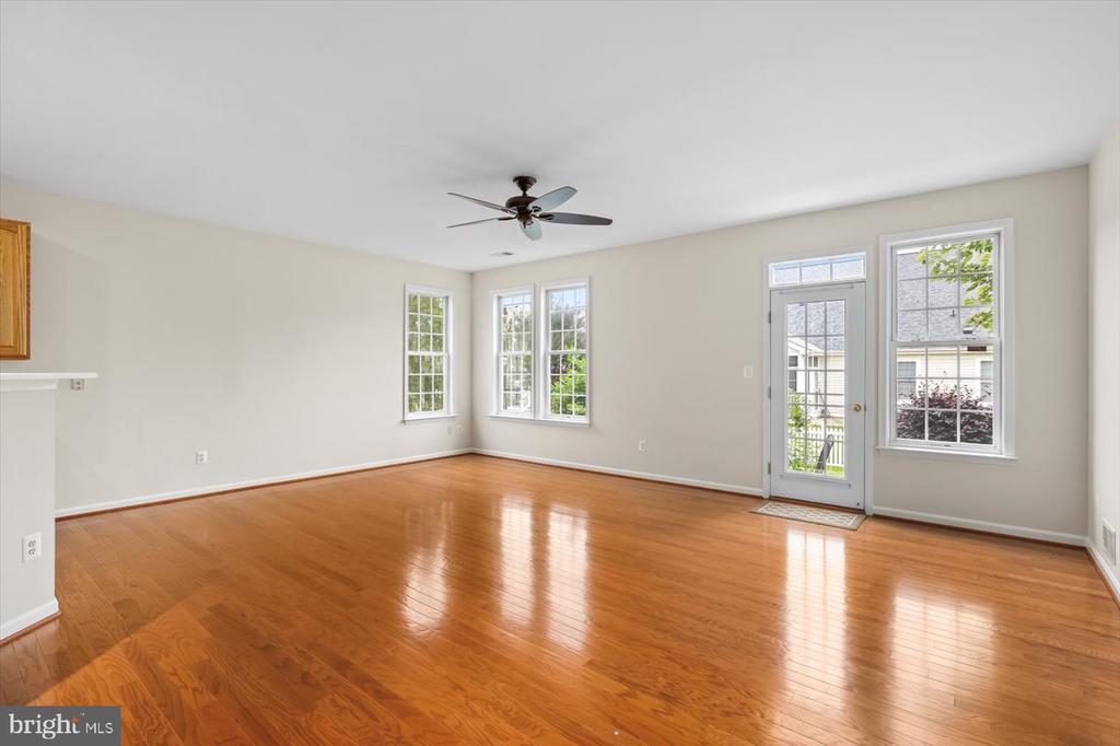 5307 W PHILIPPI PL, FREDERICKSBURG, Virginia 22407, 3 Bedrooms Bedrooms, ,3 BathroomsBathrooms,Residential,5307 W PHILIPPI PL,VASP2034072 MLS # VASP2034072