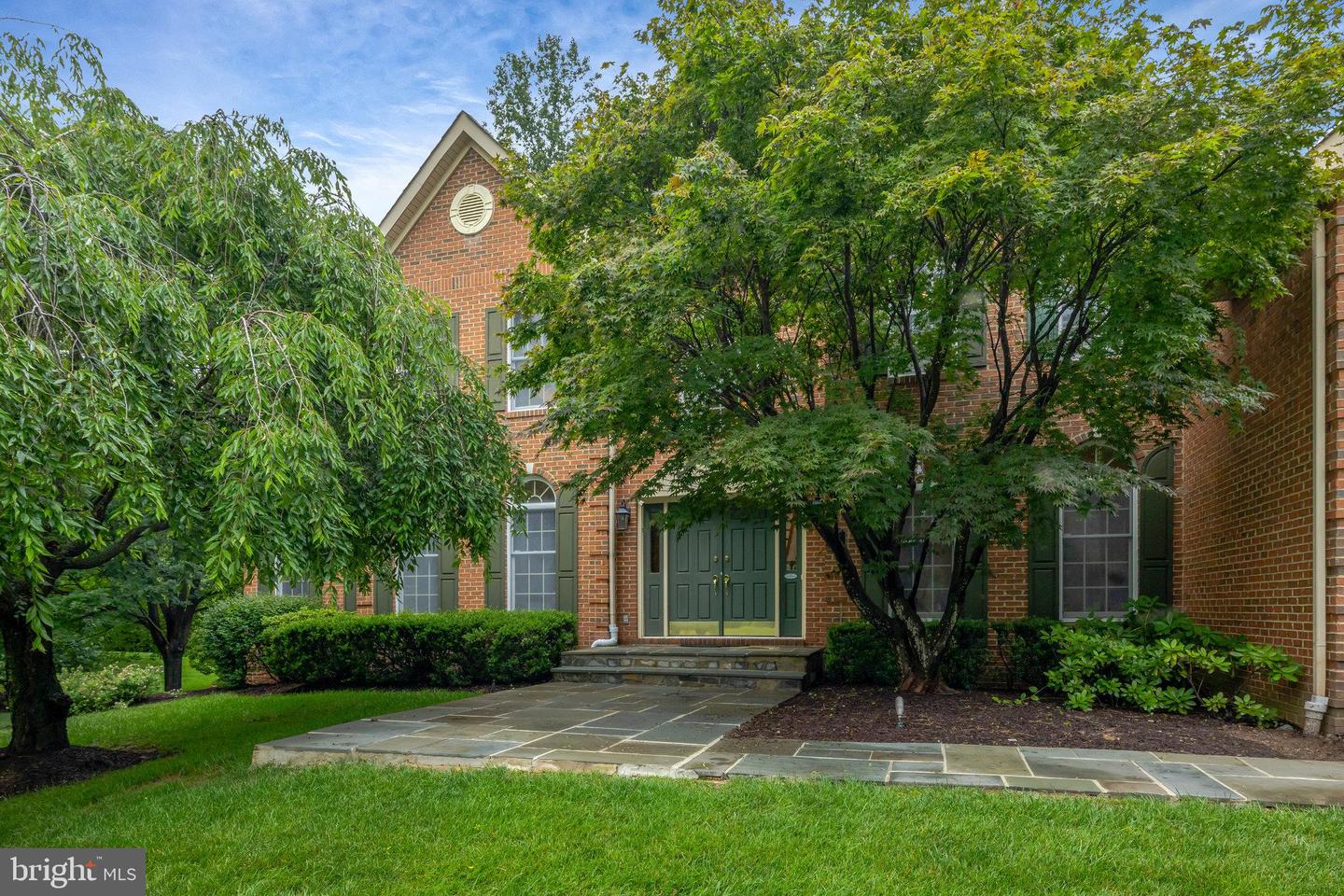 1011 PRESERVE CT, GREAT FALLS, Virginia 22066, 5 Bedrooms Bedrooms, ,5 BathroomsBathrooms,Residential,For sale,1011 PRESERVE CT,VAFX2234180 MLS # VAFX2234180