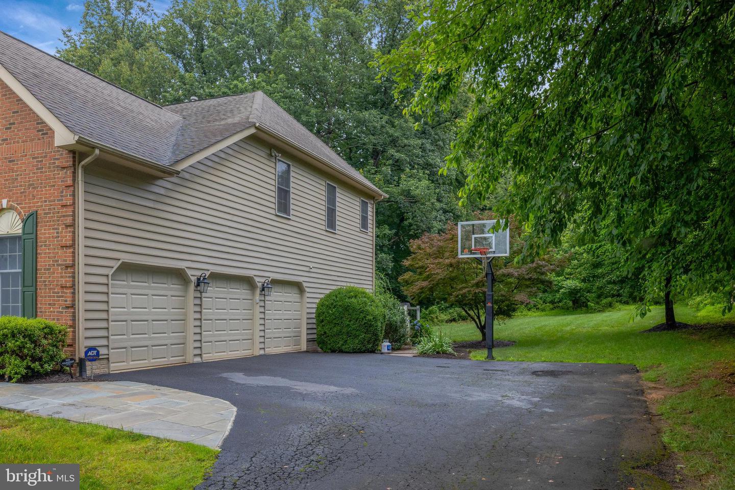 1011 PRESERVE CT, GREAT FALLS, Virginia 22066, 5 Bedrooms Bedrooms, ,5 BathroomsBathrooms,Residential,For sale,1011 PRESERVE CT,VAFX2234180 MLS # VAFX2234180
