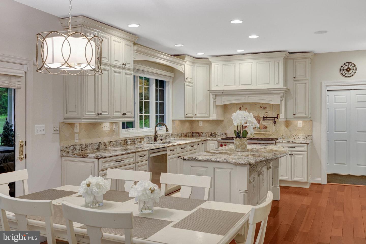 1011 PRESERVE CT, GREAT FALLS, Virginia 22066, 5 Bedrooms Bedrooms, ,5 BathroomsBathrooms,Residential,For sale,1011 PRESERVE CT,VAFX2234180 MLS # VAFX2234180