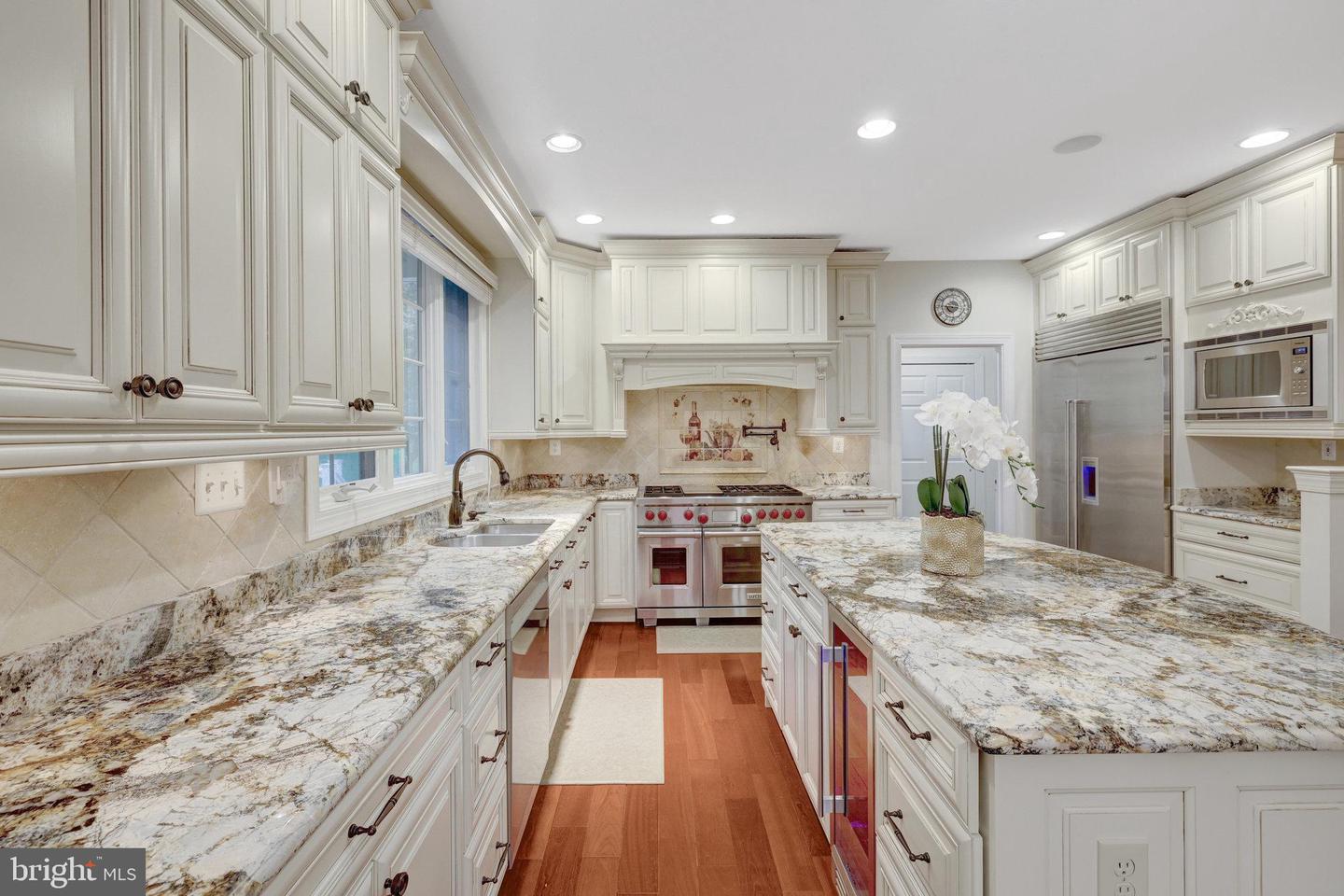 1011 PRESERVE CT, GREAT FALLS, Virginia 22066, 5 Bedrooms Bedrooms, ,5 BathroomsBathrooms,Residential,For sale,1011 PRESERVE CT,VAFX2234180 MLS # VAFX2234180