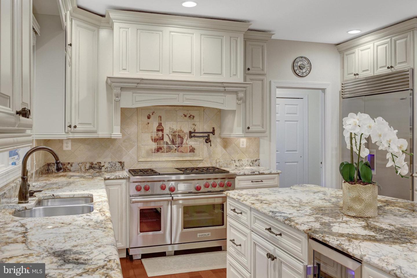 1011 PRESERVE CT, GREAT FALLS, Virginia 22066, 5 Bedrooms Bedrooms, ,5 BathroomsBathrooms,Residential,For sale,1011 PRESERVE CT,VAFX2234180 MLS # VAFX2234180