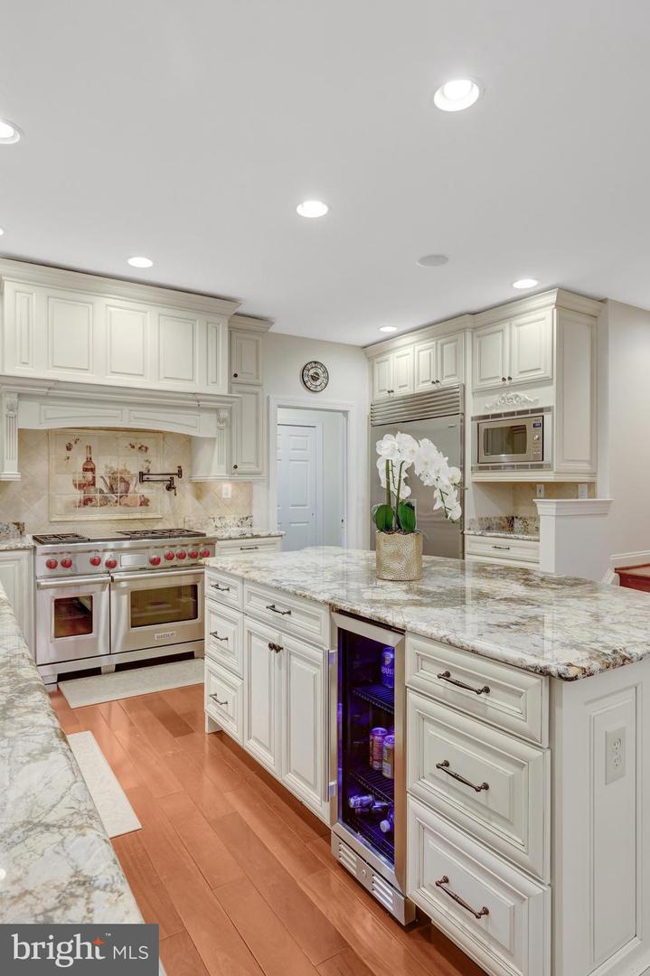 1011 PRESERVE CT, GREAT FALLS, Virginia 22066, 5 Bedrooms Bedrooms, ,5 BathroomsBathrooms,Residential,For sale,1011 PRESERVE CT,VAFX2234180 MLS # VAFX2234180